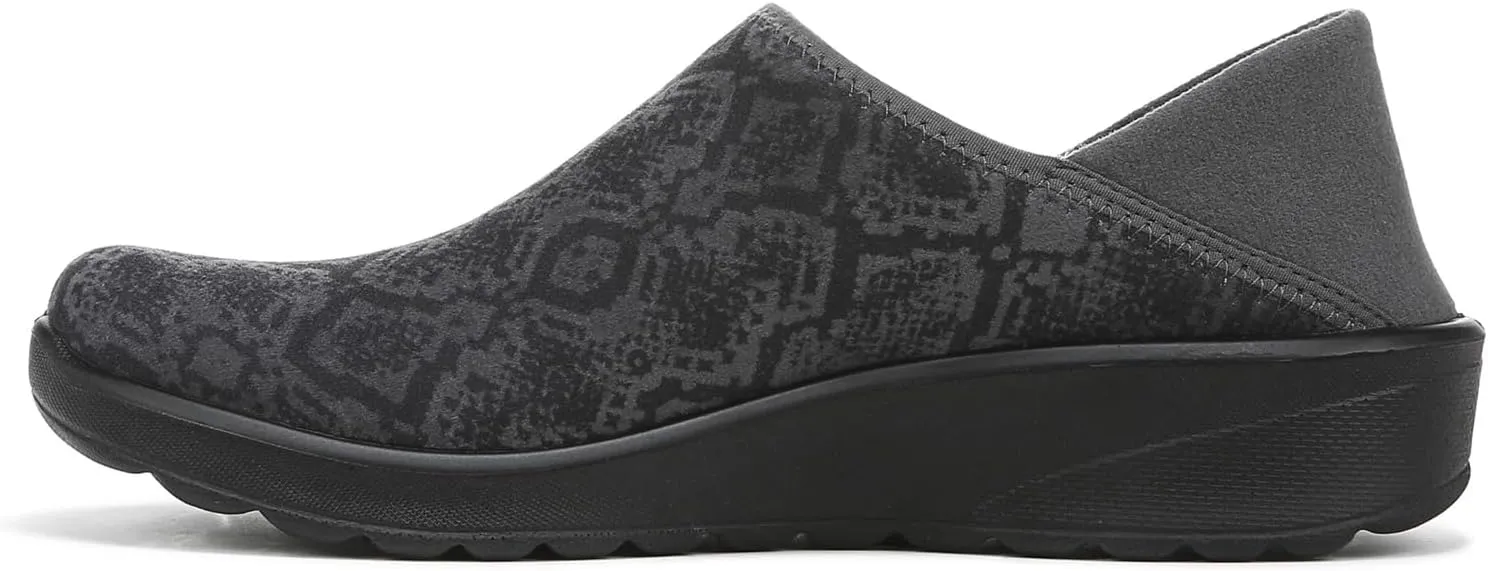 BZees Womens Getaway Slip-On Sneaker