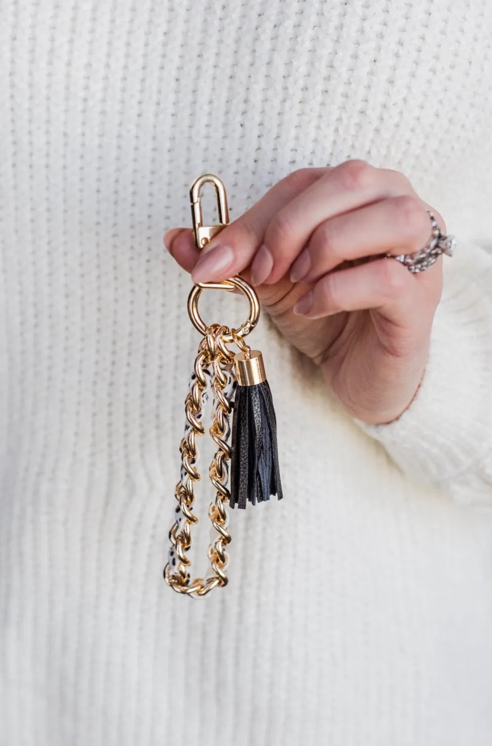 Chic Designs Gold Tasseled Key Chain- White