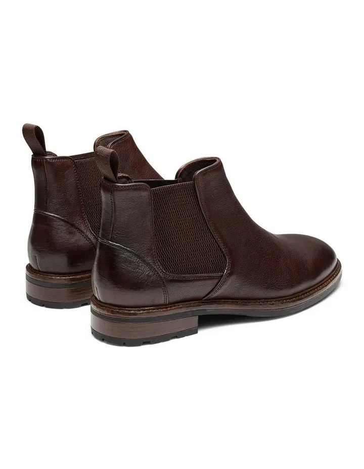 Harold Chelsea Boots in Brown