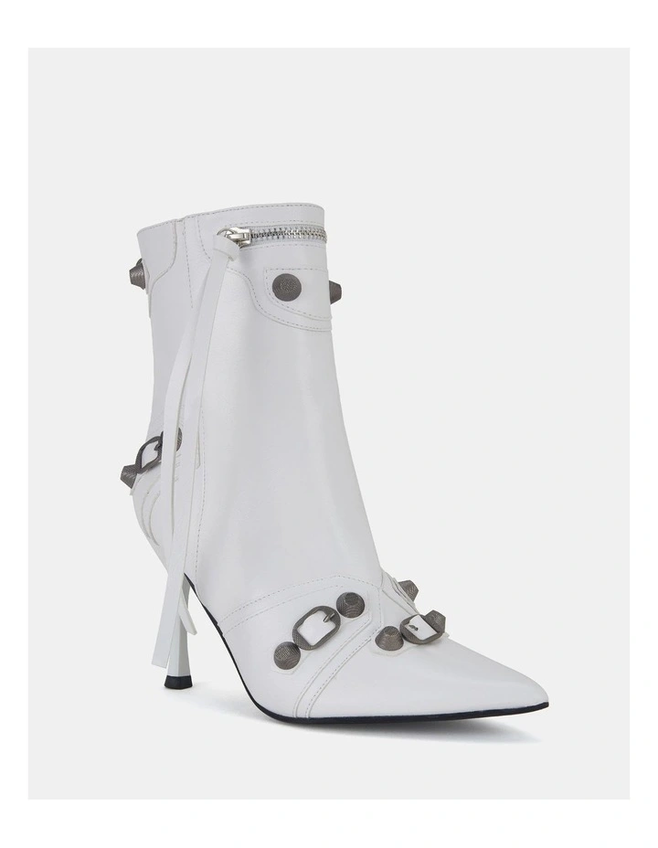 Kaboom Boots in White