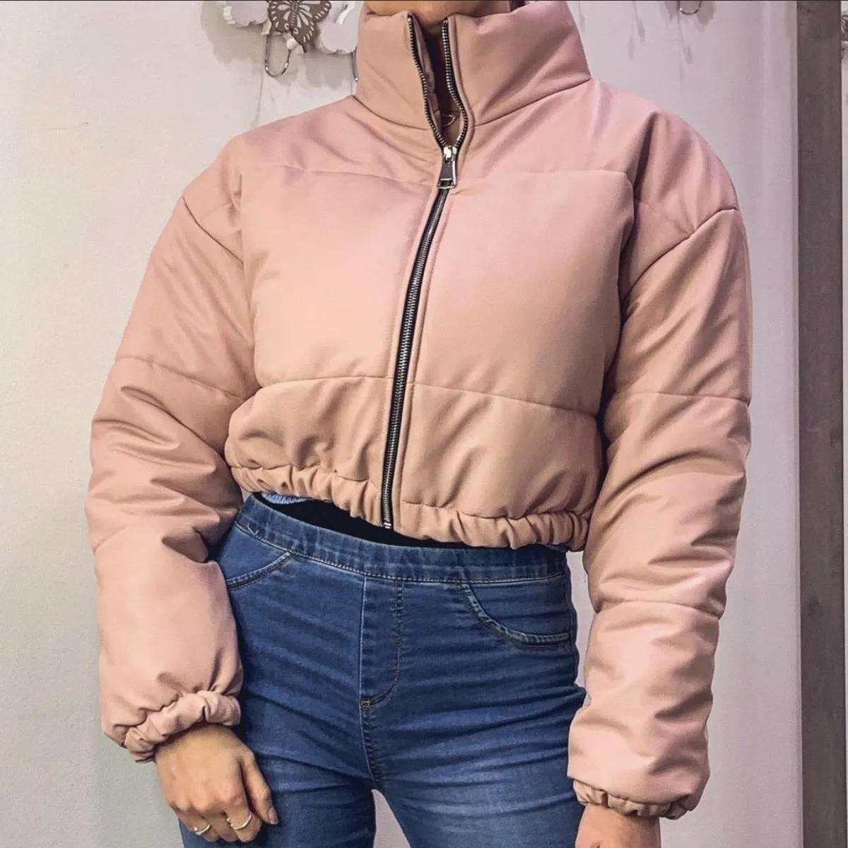 Rosa similpelle bomber jacket.