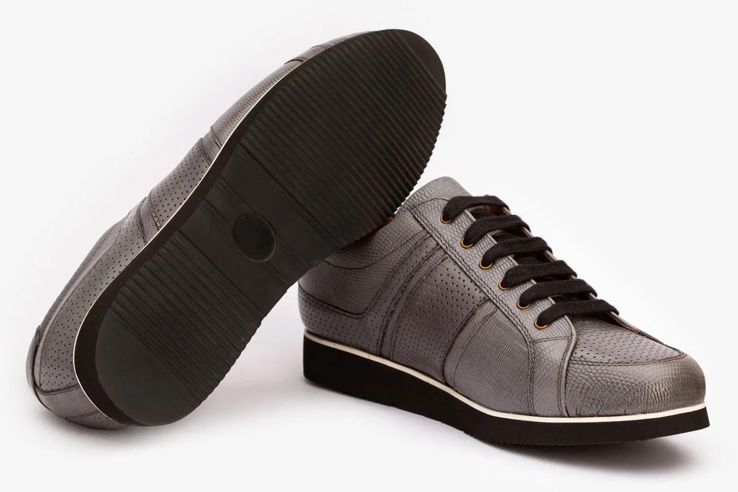 Sneakers with Derby Perforation texture in size G