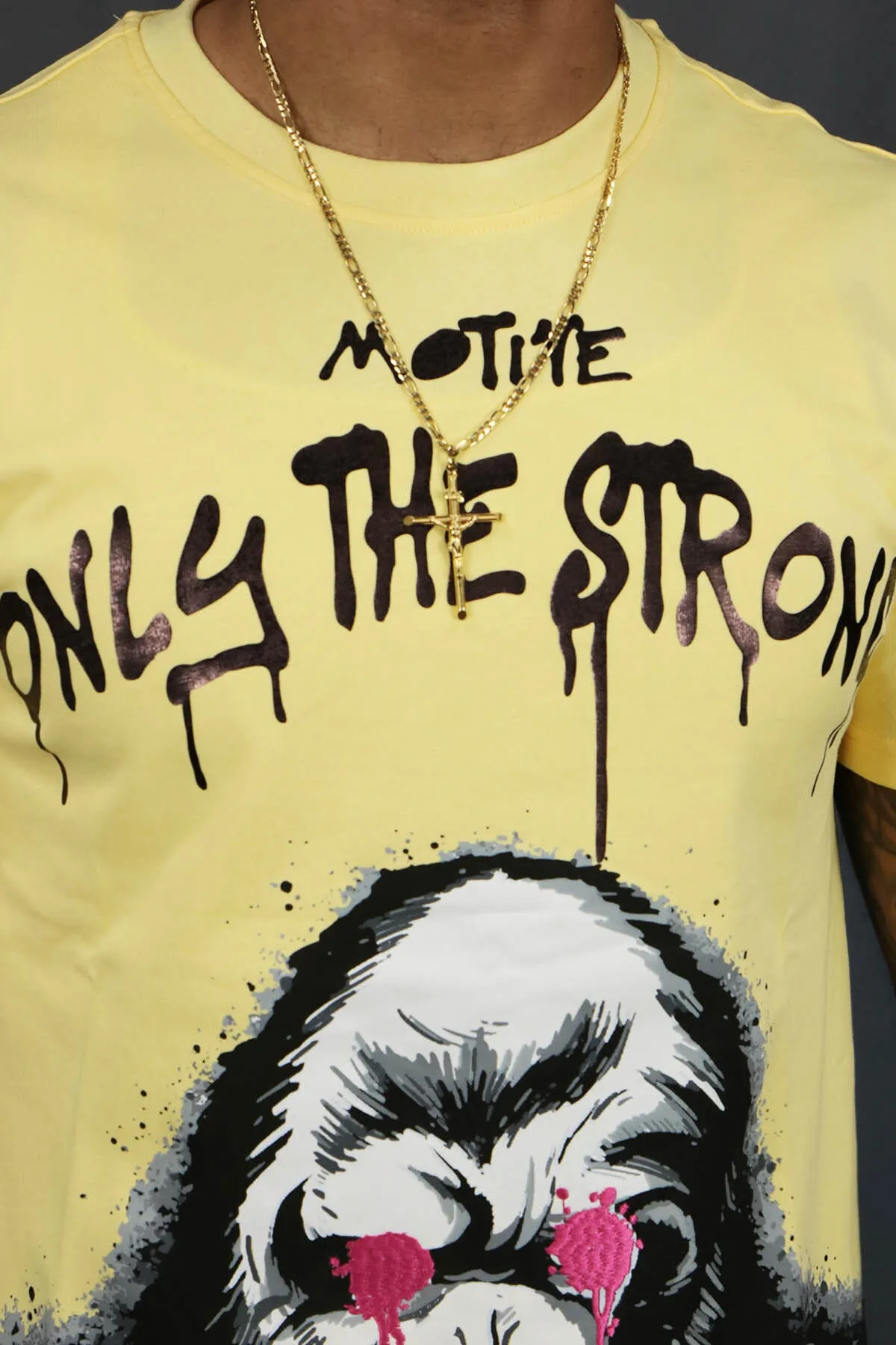 The Strong Yellow Custom Hype Beast Spray Painted Streetwear T-Shirt Motive Denim