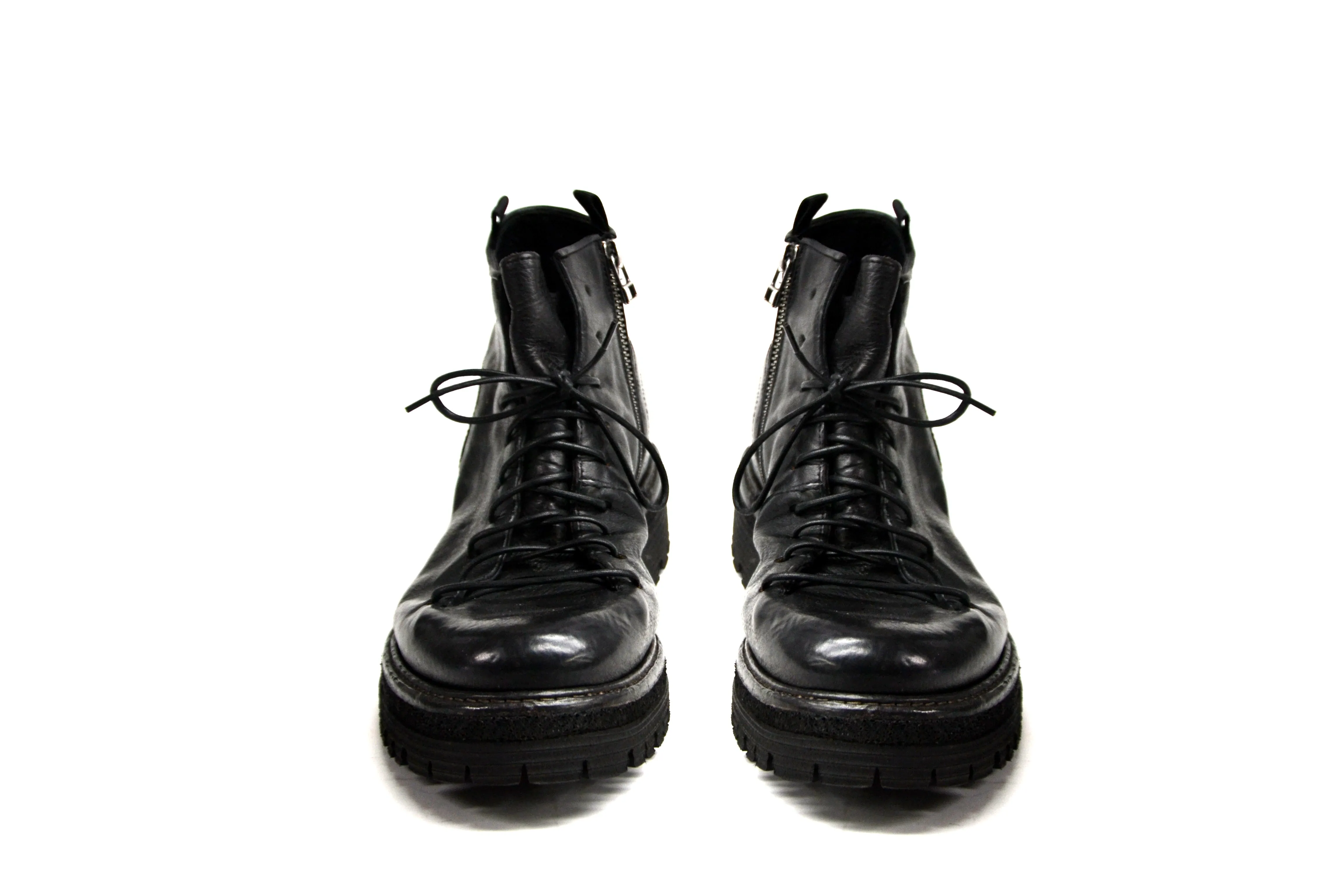 Viktor Black Chukka Laced Boots