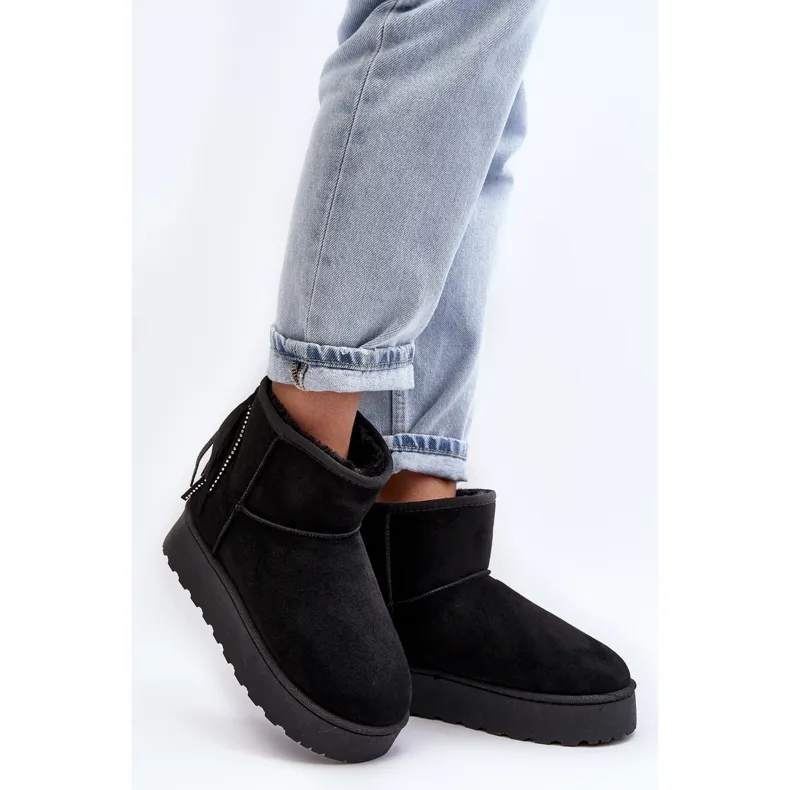 Women's Snow Boots On A Massive Platform With Fringes, Black Lirico