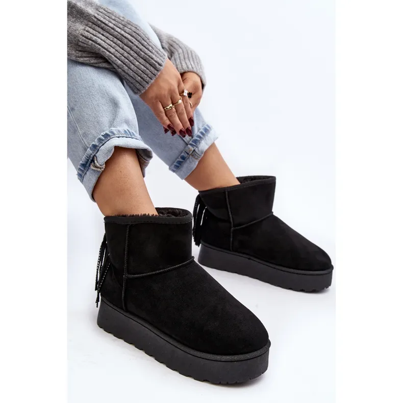 Women's Snow Boots On A Massive Platform With Fringes, Black Lirico