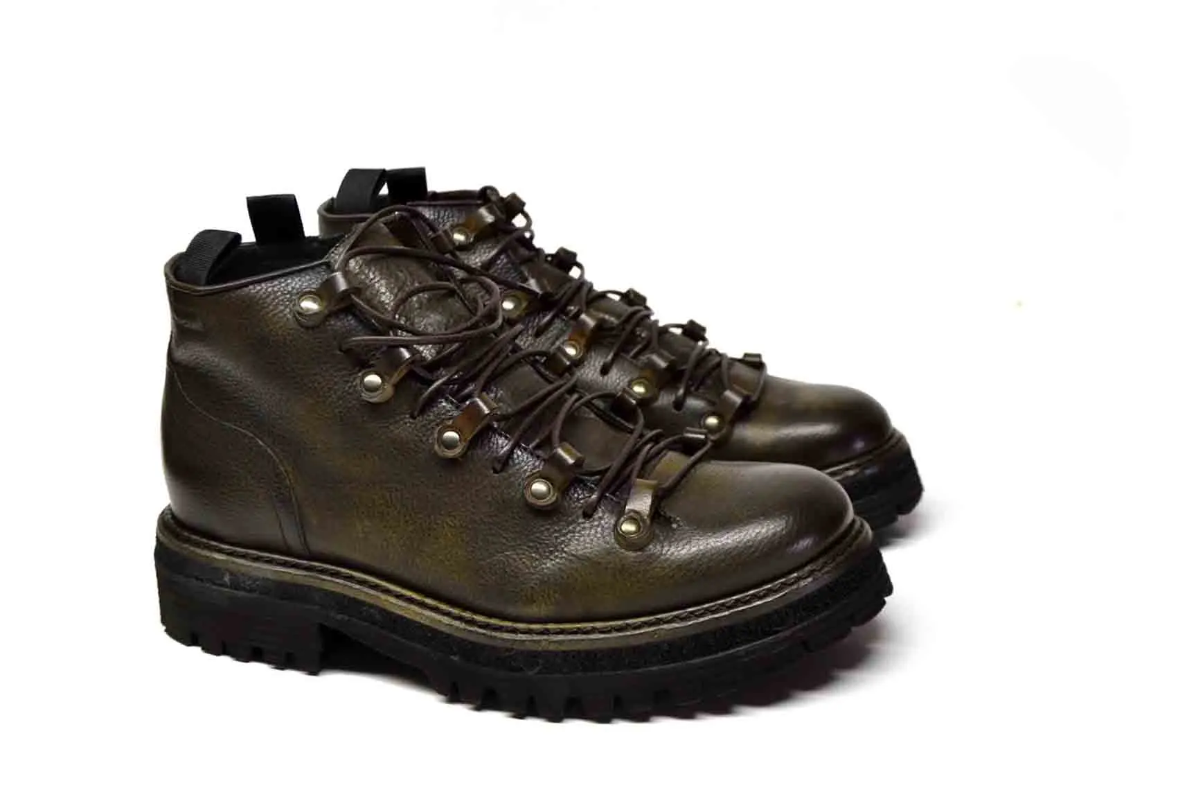 Yuri Lace-Up Chukka Boots